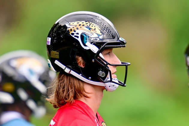 Jacksonville Jaguars, Press and Training Jacksonville Jaguars quarterback Trevor Lawrence (16) during the press conference, PK, Pressekonferenz practise session for Jacksonville Jaguars at the Grove Hotel, Chandler s Cross, UK on 14 October 2026. Chandler s Cross Grove Hotel Hertfordshire UK Editorial use only , Copyright: xDennisxGoodwinx PSI-24998-0037