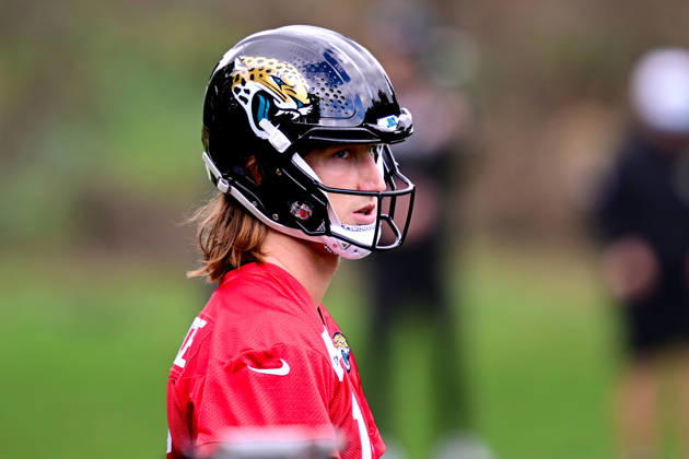 Jacksonville Jaguars, Press and Training Jacksonville Jaguars quarterback Trevor Lawrence (16) during the press conference, PK, Pressekonferenz practise session for Jacksonville Jaguars at the Grove Hotel, Chandler s Cross, UK on 14 October 2026. Chandler s Cross Grove Hotel Hertfordshire UK Editorial use only , Copyright: xDennisxGoodwinx PSI-24998-0040