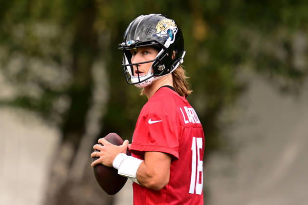 Jacksonville Jaguars, Press and Training Jacksonville Jaguars quarterback Trevor Lawrence (16) during the press conference, PK, Pressekonferenz practise session for Jacksonville Jaguars at the Grove Hotel, Chandler s Cross, UK on 14 October 2026. Chandler s Cross Grove Hotel Hertfordshire UK Editorial use only , Copyright: xDennisxGoodwinx PSI-24998-0041