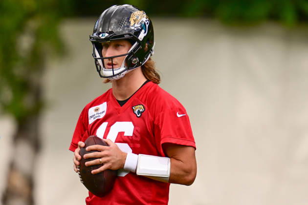 Jacksonville Jaguars, Press and Training Jacksonville Jaguars quarterback Trevor Lawrence (16) during the press conference, PK, Pressekonferenz practise session for Jacksonville Jaguars at the Grove Hotel, Chandler s Cross, UK on 14 October 2026. Chandler s Cross Grove Hotel Hertfordshire UK Editorial use only , Copyright: xDennisxGoodwinx PSI-24998-0043