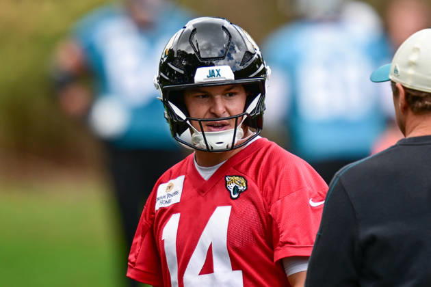 Jacksonville Jaguars, Press and Training Jacksonville Jaguars quarterback Nick Mullens (14) during the press conference, PK, Pressekonferenz practise session for Jacksonville Jaguars at the Grove Hotel, Chandler s Cross, UK on 14 October 2026. Chandler s Cross Grove Hotel Hertfordshire UK Editorial use only , Copyright: xDennisxGoodwinx PSI-24998-0044