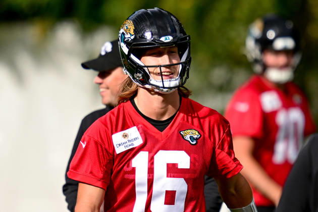 Jacksonville Jaguars, Press and Training Jacksonville Jaguars quarterback Trevor Lawrence (16) during the press conference, PK, Pressekonferenz practise session for Jacksonville Jaguars at the Grove Hotel, Chandler s Cross, UK on 14 October 2026. Chandler s Cross Grove Hotel Hertfordshire UK Editorial use only , Copyright: xDennisxGoodwinx PSI-24998-0048