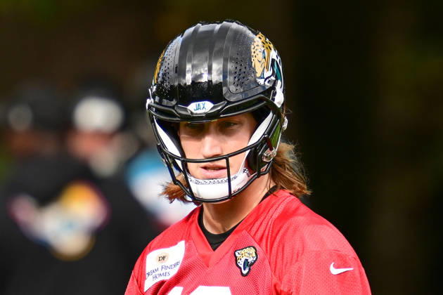 Jacksonville Jaguars, Press and Training Jacksonville Jaguars quarterback Trevor Lawrence (16) during the press conference, PK, Pressekonferenz practise session for Jacksonville Jaguars at the Grove Hotel, Chandler s Cross, UK on 14 October 2026. Chandler s Cross Grove Hotel Hertfordshire UK Editorial use only , Copyright: xDennisxGoodwinx PSI-24998-0050