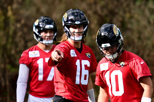 Jacksonville Jaguars, Press and Training Jacksonville Jaguars quarterback Trevor Lawrence (16) during the press conference, PK, Pressekonferenz practise session for Jacksonville Jaguars at the Grove Hotel, Chandler s Cross, UK on 14 October 2026. Chandler s Cross Grove Hotel Hertfordshire UK Editorial use only , Copyright: xDennisxGoodwinx PSI-24998-0054