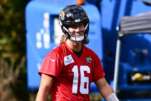 Jacksonville Jaguars, Press and Training Jacksonville Jaguars quarterback Trevor Lawrence (16) during the press conference, PK, Pressekonferenz practise session for Jacksonville Jaguars at the Grove Hotel, Chandler s Cross, UK on 14 October 2026. Chandler s Cross Grove Hotel Hertfordshire UK Editorial use only , Copyright: xDennisxGoodwinx PSI-24998-0055
