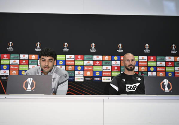 Hoffenheim s press conference, PK, Pressekonferenz ahead of Besiktas match SINSHEIM, GERMANY - OCTOBER 14: Hoffenheim head coach Christian Ilzer, right, and defender Ozan Kabak speak during a press conference ahead of their UEFA Europa League Week 2 match against Besiktas, on October 14, 2026 in Sinsheim, Germany Halil Sagirkaya Anadolu Sinsheim Germany. Editorial use only. Please get in touch for any other usage.  Copyright: x2026xAnadoluxHalilxSagirkayax