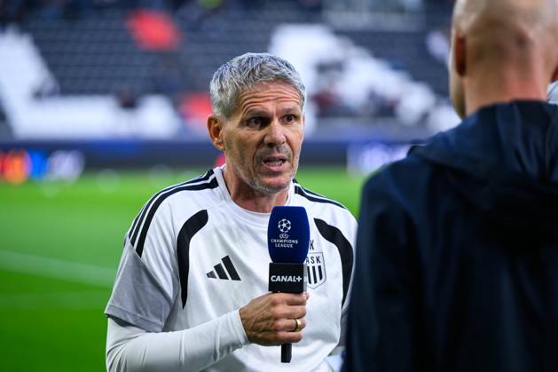 SOCCER - UEFA CL, LASK vs Liverpool LINZ,AUSTRIA,14.OCT.26 - SOCCER - UEFA Champions League, Linzer ASK vs Liverpool FC. Image shows head coach Dietmar Kuehbauer (LASK) during an interview.  GEPAxpictures xChristianxMoser