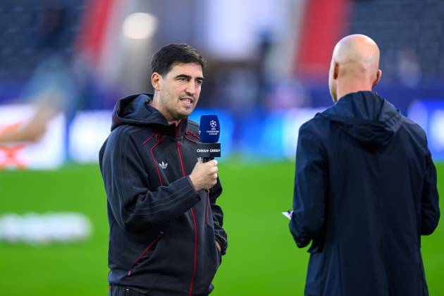 SOCCER - UEFA CL, LASK vs Liverpool LINZ,AUSTRIA,14.OCT.26 - SOCCER - UEFA Champions League, Linzer ASK vs Liverpool FC. Image shows head coach Andoni Iraola (Liverpool) during an interview.  GEPAxpictures xChristianxMoser