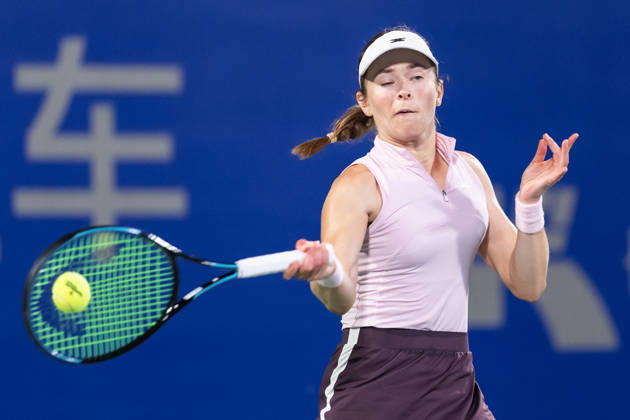 October 14, 2026, Wuhan, Hubei, China: Katie Volynets of USA plays against Hanyu Guo of China ( not in view) during the Wuhan Open final match at the Optics Valley International Tennis Center. Hanyu Guo defeated Katie Volynets with a score of 6-4, 4-6, 7-6. 2026 WTA, Tennis Damen Wuhan Open: Hanyu Guo Vs Katie Volynets In Wuhan, China - 14 Oct 2026  - ZUMAs197 20261014_aaa_s197_115 Copyright: xRenxYongx