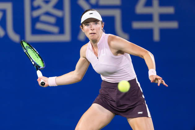 October 14, 2026, Wuhan, Hubei, China: Katie Volynets of USA plays against Hanyu Guo of China ( not in view) during the Wuhan Open final match at the Optics Valley International Tennis Center. Hanyu Guo defeated Katie Volynets with a score of 6-4, 4-6, 7-6. 2026 WTA, Tennis Damen Wuhan Open: Hanyu Guo Vs Katie Volynets In Wuhan, China - 14 Oct 2026  - ZUMAs197 20261014_aaa_s197_116 Copyright: xRenxYongx