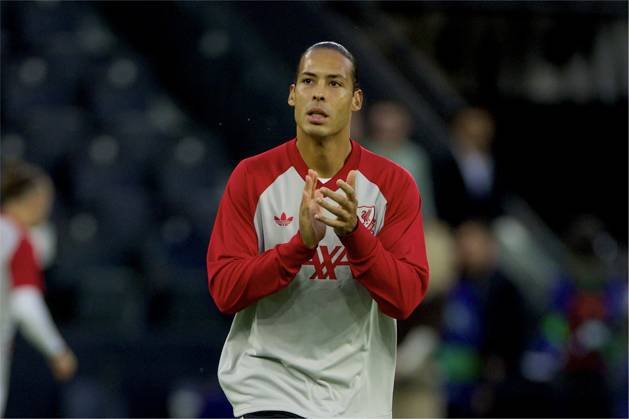 Football - UEFA Champions League - LASK v Liverpool FC LINZ, AUSTRIA - Wednesday, October 14, 2026: Liverpool substitute Virgil van Dijk during the pre-match warm-up before the UEFA Champions League 2026 27 League Phase MD2 match between LASK and Liverpool FC at the Oberösterreich Arena. (Photo by David Rawcliffe Propaganda) LINZ Oberösterreich Arena UPPER AUSTRIA AUSTRIA  Copyright: xDavidxRawcliffex 2026-10-14-LASK_v_LIverpool-021
