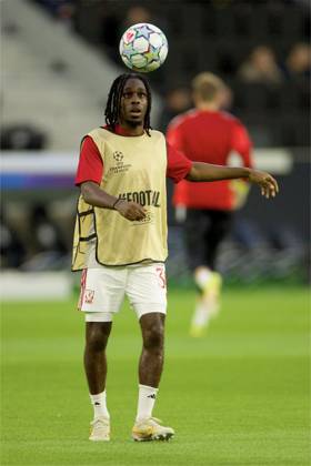 Football - UEFA Champions League - LASK v Liverpool FC LINZ, AUSTRIA - Wednesday, October 14, 2026: Liverpool s Jeremie Frimpong during the pre-match warm-up before the UEFA Champions League 2026 27 League Phase MD2 match between LASK and Liverpool FC at the Oberösterreich Arena. (Photo by David Rawcliffe Propaganda) LINZ Oberösterreich Arena UPPER AUSTRIA AUSTRIA  Copyright: xDavidxRawcliffex 2026-10-14-LASK_v_LIverpool-022