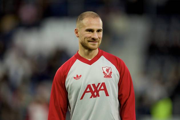 Football - UEFA Champions League - LASK v Liverpool FC LINZ, AUSTRIA - Wednesday, October 14, 2026: Liverpool substitute Alexis Mac Allister during the pre-match warm-up before the UEFA Champions League 2026 27 League Phase MD2 match between LASK and Liverpool FC at the Oberösterreich Arena. (Photo by David Rawcliffe Propaganda) LINZ Oberösterreich Arena UPPER AUSTRIA AUSTRIA  Copyright: xDavidxRawcliffex 2026-10-14-LASK_v_LIverpool-023
