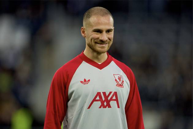 Football - UEFA Champions League - LASK v Liverpool FC LINZ, AUSTRIA - Wednesday, October 14, 2026: Liverpool substitute Alexis Mac Allister during the pre-match warm-up before the UEFA Champions League 2026 27 League Phase MD2 match between LASK and Liverpool FC at the Oberösterreich Arena. (Photo by David Rawcliffe Propaganda) LINZ Oberösterreich Arena UPPER AUSTRIA AUSTRIA  Copyright: xDavidxRawcliffex 2026-10-14-LASK_v_LIverpool-024