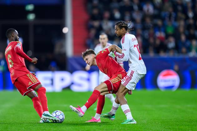 SOCCER - UEFA CL, LASK vs Liverpool LINZ,AUSTRIA,14.OCT.26 - SOCCER - UEFA Champions League, Linzer ASK vs Liverpool FC. Image shows Krystof Danek (LASK) and Bradley Barcola (Liverpool).  GEPAxpictures xChristianxMoser
