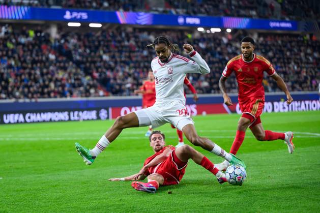 SOCCER - UEFA CL, LASK vs Liverpool LINZ,AUSTRIA,14.OCT.26 - SOCCER - UEFA Champions League, Linzer ASK vs Liverpool FC. Image shows Bradley Barcola (Liverpool) and Kasper Joergensen (LASK).  GEPAxpictures xChristianxMoser