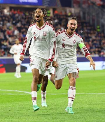 Bradley Barcola of Liverpool celebrates scoring their sides second goal LASK v Liverpool, UEFA Champions League, Football, Raiffeisen Arena, Linz, Austria - 14 Oct 2026Linz Raiffeisen Arena Austria  Copyright: xMichaelxZemanek Shutterstockx 17215434al