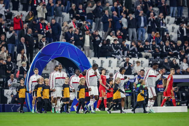 SOCCER - UEFA CL, LASK vs Liverpool LINZ,AUSTRIA,14.OCT.26 - SOCCER - UEFA Champions League, Linzer ASK vs Liverpool FC. Image shows the team of Liverpool.  GEPAxpictures xManuelxBinder