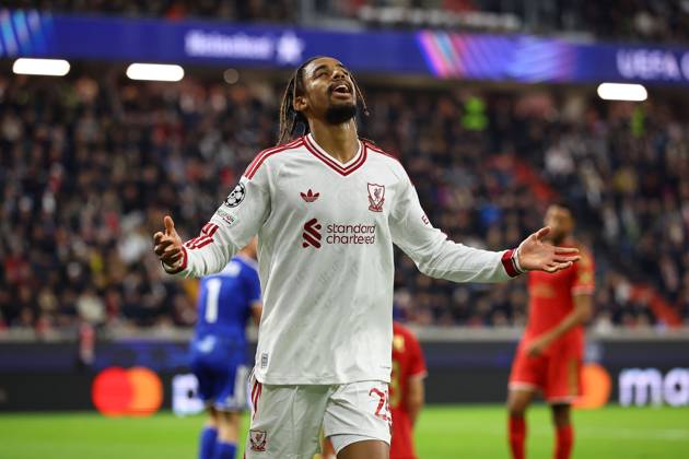 Bradley Barcola of Liverpool celebrates scoring their sides third goal LASK v Liverpool, UEFA Champions League, Football, Raiffeisen Arena, Linz, Austria - 14 Oct 2026Linz Raiffeisen Arena Austria  Copyright: xMichaelxZemanek Shutterstockx 17215434aw