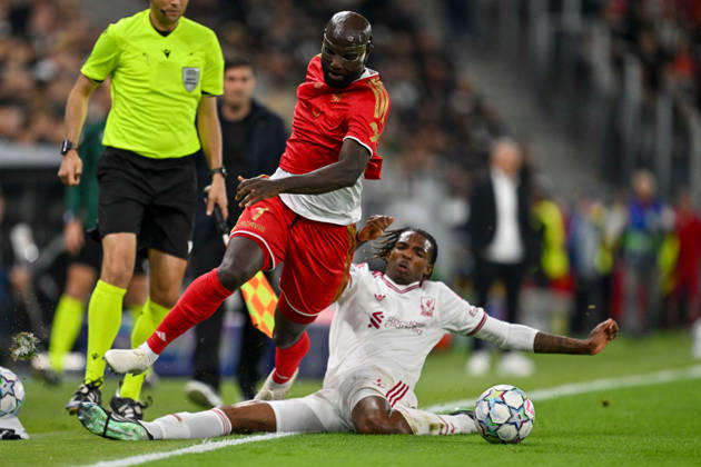 SOCCER - UEFA CL, LASK vs Liverpool LINZ,AUSTRIA,14.OCT.26 - SOCCER - UEFA Champions League, Linzer ASK vs Liverpool FC. Image shows Samuel Adeniran (LASK) and Jeremy Jacquet (Liverpool).  GEPAxpictures xAvnixRetkoceri