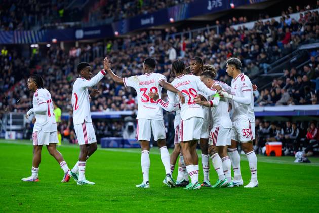 SOCCER - UEFA CL, LASK vs Liverpool LINZ,AUSTRIA,14.OCT.26 - SOCCER - UEFA Champions League, Linzer ASK vs Liverpool FC. Image shows the rejoicing of Liverpool with Ronald Araujo (Liverpool).  GEPAxpictures xChristianxMoser