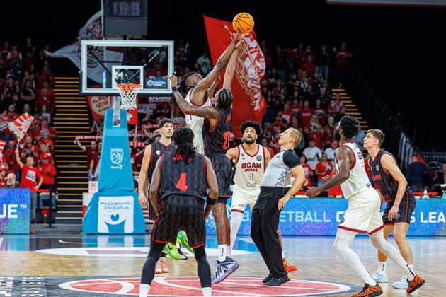 Jean-Marc Pansa (UCAM Murcia, 20), Hason Ward (BMA365 Bamberg Baskets, 20), BMA365 Bamberg Baskets vs. UCAM Murcia, Basketball, Basketball Champions League, 3. Spieltag, 14.10.2026 BMA365 Bamberg Baskets vs. UCAM Murcia, Basketball, Basketball Champions League, 3. Spieltag, 14.10.2026 Bamberg Copyright: xEibner-Pressefoto G.xSantemizx EP_EER