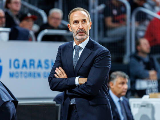 Sito Alonso (UCAM Murcia, Trainer), Einzelbild, Einzelfoto, Portrait, Portraet, BMA365 Bamberg Baskets vs. UCAM Murcia, Basketball, Basketball Champions League, 3. Spieltag, 14.10.2026 BMA365 Bamberg Baskets vs. UCAM Murcia, Basketball, Basketball Champions League, 3. Spieltag, 14.10.2026 Bamberg Copyright: xEibner-Pressefoto G.xSantemizx EP_EER