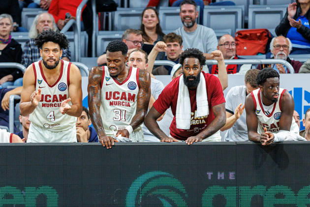 Kaiser Gates (UCAM Murcia, 04), Dylan Ennis (UCAM Murcia, 31), Howard Sant-Roos (UCAM Murcia, 08), Souley Boum (UCAM Murcia, 00), Team, Mannschaft, jubelt, Jubel, positive Emotionen, positive Emotion, BMA365 Bamberg Baskets vs. UCAM Murcia, Basketball, Basketball Champions League, 3. Spieltag, 14.10.2026 BMA365 Bamberg Baskets vs. UCAM Murcia, Basketball, Basketball Champions League, 3. Spieltag, 14.10.2026 Bamberg Copyright: xEibner-Pressefoto G.xSantemizx EP_EER