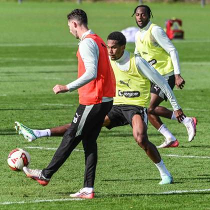 Branimir Hrgota Youssoupha Niang ( Pauli ) Deutschland , Hamburg , Trainingsgelände an der Kollaustrasse , Fussball , 2. Bundesliga , FC St Pauli