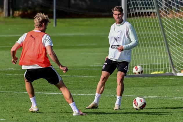 Sam Klein Marcus Mathisen ( Pauli ) Deutschland , Hamburg , Trainingsgelände an der Kollaustrasse , Fussball , 2. Bundesliga , FC St Pauli