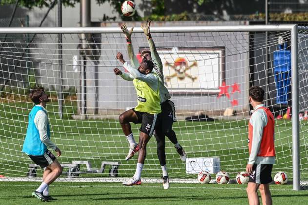Ricky-Jade Jones Ben Voll ( Pauli ) Deutschland , Hamburg , Trainingsgelände an der Kollaustrasse , Fussball , 2. Bundesliga , FC St Pauli