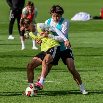 Ahlstrand Erik Tomoya Ando ( Pauli ) Deutschland , Hamburg , Trainingsgelände an der Kollaustrasse , Fussball , 2. Bundesliga , FC St Pauli