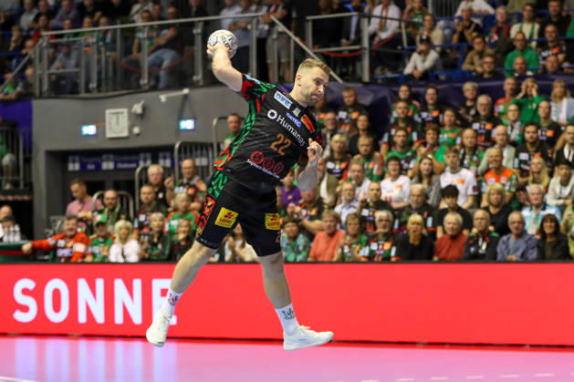 14.10.2026, xgox, Handball EHF Champions League SC Magdeburg - Industria Kielce v.l. Lukas Mertens (Magdeburg, 22) wirft Tor, Torschuetze, erzielt Tor, Treffer, scores the goal Magdeburg