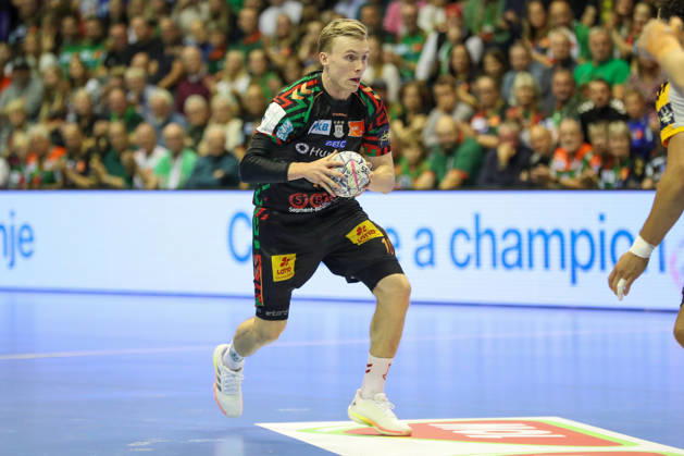 14.10.2026, xgox, Handball EHF Champions League SC Magdeburg - Industria Kielce v.l. Gisli Thorgeir Kristjansson (Magdeburg, 10) am Ball, plays the ball Magdeburg