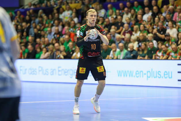 14.10.2026, xgox, Handball EHF Champions League SC Magdeburg - Industria Kielce v.l. Gisli Thorgeir Kristjansson (Magdeburg, 10) am Ball, plays the ball Magdeburg