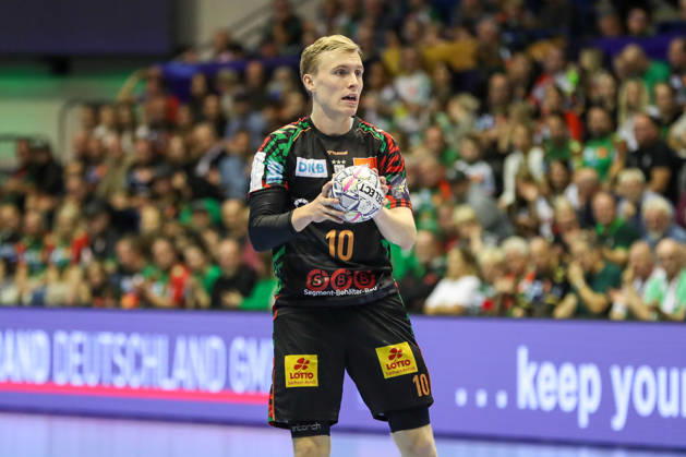 14.10.2026, xgox, Handball EHF Champions League SC Magdeburg - Industria Kielce v.l. Gisli Thorgeir Kristjansson (Magdeburg, 10) am Ball, plays the ball Magdeburg