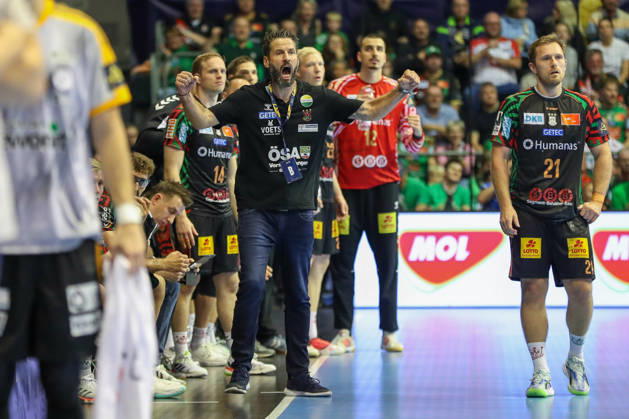14.10.2026, xgox, Handball EHF Champions League SC Magdeburg - Industria Kielce v.l. Bennet Wiegert (Magdeburg, Trainer) Jubel, Torjubel, jubelt ueber das Tor, celebrate the goal, celebration Magdeburg
