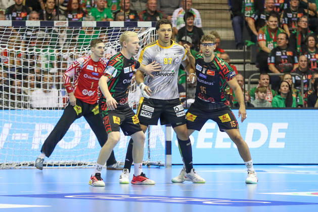 14.10.2026, xgox, Handball EHF Champions League SC Magdeburg - Industria Kielce v.l. Magnus Saugstrup (Magdeburg, 23), Theo Monar (Kielce, 97), Antonio Serradilla (Magdeburg, 15) Zweikampf, Duell, Kampf, tackle Magdeburg