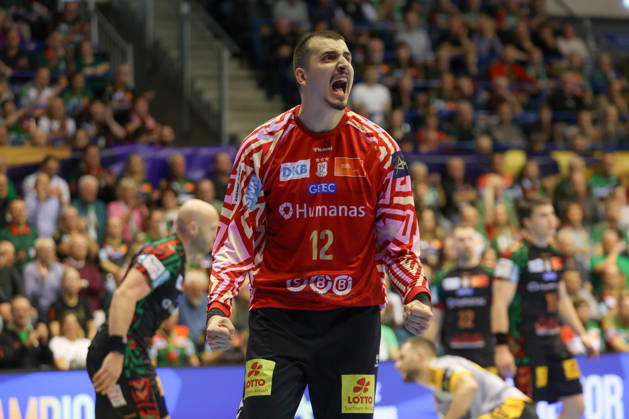 14.10.2026, xtgx, Handball Champions Legaue, SC Magdeburg - Industria Kielce emspor, v.l. Matej Mandic (Magdeburg, 12) Jubelt ueber gehaltenen Ball, abgewehrt, gehalten, Torhueter Magdeburg