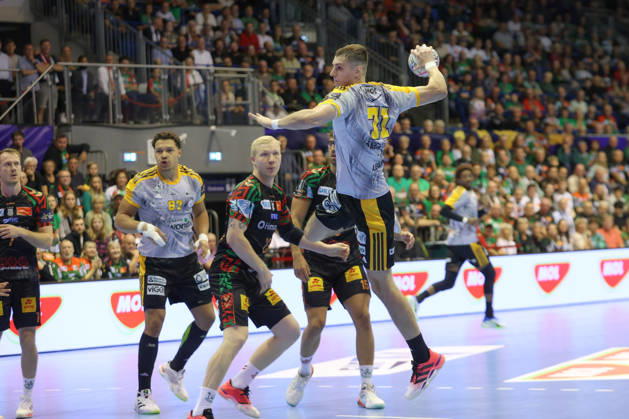 14.10.2026, xtgx, Handball Champions Legaue, SC Magdeburg - Industria Kielce emspor, v.l. Kiryl Rabchynski (Kielce, 71) wirft Tor, Torschuetze, erzielt Tor, Treffer, scores the goal Magdeburg
