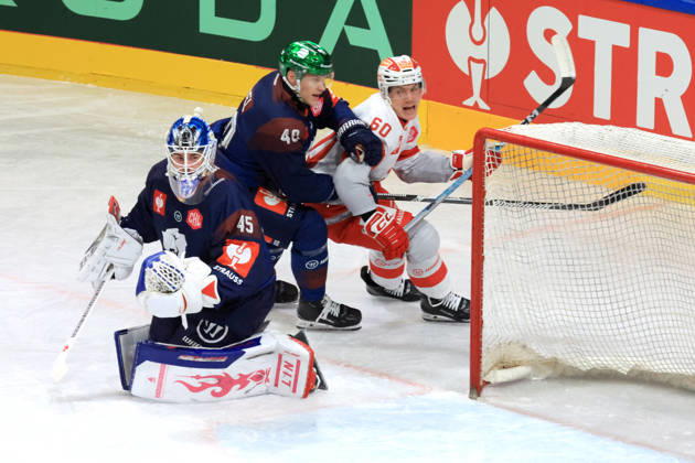 14.10.2026, DEU, GER, Eishockey, Champions League, Saison 2026 27, Berlin, Eisbaeren Berlin vs. Klagenfurther AC Jack LaFontaine ( Eisbaeren Berlin 45 ), Korbinian Geibel ( Eisbaeren Berlin 40 ), Manuel Wadel ( Klagenfurth 60 ) nordphoto GmbH Engler Stadt Wellblechpalast Bundesland Land Copyright: xNordphotox xEnglerx
