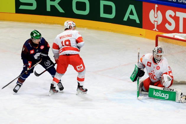 14.10.2026, DEU, GER, Eishockey, Champions League, Saison 2026 27, Berlin, Eisbaeren Berlin vs. Klagenfurther AC 2:0 durch Ty Ronning ( Eisbaeren Berlin 9 ), David Waschnig ( Klagenfurth 19 ), Mareks Mitens Furey ( Klagenfurth 30 ) nordphoto GmbH Engler Stadt Wellblechpalast Bundesland Land Copyright: xNordphotox xEnglerx