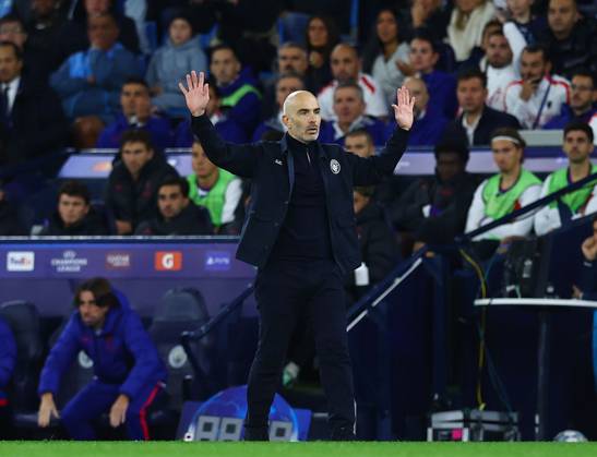 Manchester City manager Enzo Maresca holds up their hands Manchester City v Paris Saint-Germain, UEFA Champions League, Football, Etihad Stadium, Manchester, UK - 14 Oct 2026Manchester Etihad Stadium United Kingdom  Copyright: xMattxWest Shutterstockx 17216000aa