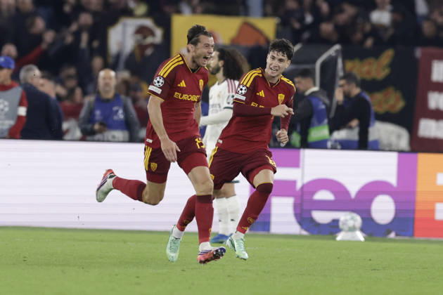 UEFA Champions League AS Roma vs Real Madrid Roma™s Dutch midfielder Marten de Roon celebrates after scoring a goal of 1-0 during UEFA Champions League match between AS Roma vs Real Madrid at Olimpico stadium on October 14, 2026 in Rome, Italy. _BPH3010 Copyright: xAntonioxBalascox