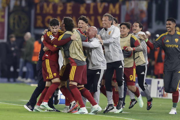 UEFA Champions League AS Roma vs Real Madrid Roma™s Dutch midfielder Marten de Roon celebrates after scoring a goal of 1-0 during UEFA Champions League match between AS Roma vs Real Madrid at Olimpico stadium on October 14, 2026 in Rome, Italy. _BPH3105 Copyright: xAntonioxBalascox
