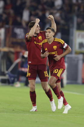 UEFA Champions League AS Roma vs Real Madrid Roma™s Dutch midfielder Marten de Roon celebrates after scoring a goal of 1-0 during UEFA Champions League match between AS Roma vs Real Madrid at Olimpico stadium on October 14, 2026 in Rome, Italy. _BPH3175 Copyright: xAntonioxBalascox