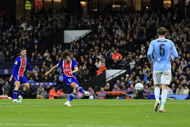 Manchester City v Paris Saint-Germain, Champions League GOAL. Vitinha (17) of Paris Saint-Germain scores to make it 0-3 during the Champions League match between Manchester City and Paris Saint-Germain at the Etihad Stadium, Manchester, UK on 14 October 2026. Manchester Etihad Stadium Manchester UK Editorial use only , Copyright: xConorxMolloyx PSI-25002-0025