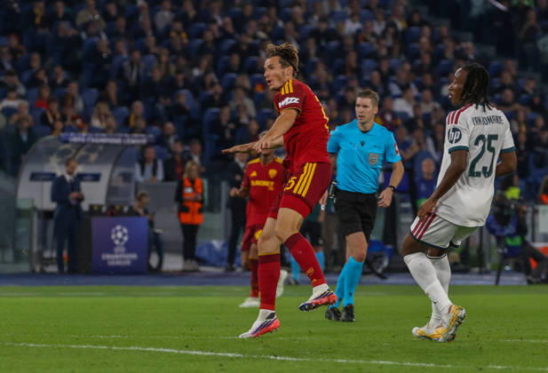 Europa Champions League 2026 27 between Roma vs Real Madrid Goal the Marten de Roon of AS Roma during the Champions League football match between AS Roma and FC Real Madrid at the Stadio Olimpico in Rome on October 14, 2026 Pictured: Roma stadio Olimpico Roma Italy Copyright: xFABIOxSASSOxFabioxSassox Roma Real Madrid2026_10_14Fabio Sasso7589