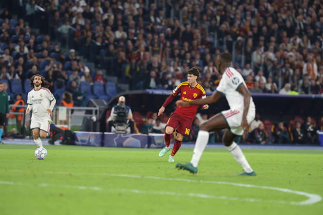 Europa Champions League 2026 27 between Roma vs Real Madrid Goal the Marten de Roon of AS Roma during the Champions League football match between AS Roma and FC Real Madrid at the Stadio Olimpico in Rome on October 14, 2026 Pictured: Roma stadio Olimpico Roma Italy Copyright: xFABIOxSASSOxFabioxSassox Roma Real Madrid2026_10_14Fabio Sasso7627
