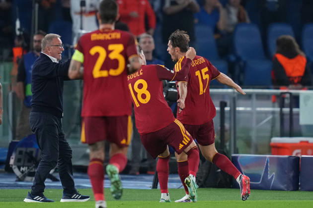 Roma’s Marten de Roon celebrates after scoring during the UEFA Champions League Phase - Matchday 2 soccer match between AS Roma and Real Madrid at the Rome s Olympic stadium, Italy - Wednesday October 14, 2026 - Soccer ( Photo by Alfredo Falcone LaPresse )  Copyright: xAlfredoxFalcone LaPressex